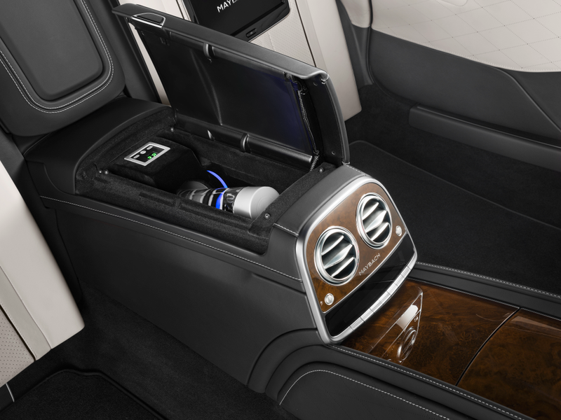 Illustration for article titled The Mercedes-Maybach S 600 Pullman Guard Will Save Your Hide When The World Goes Mad